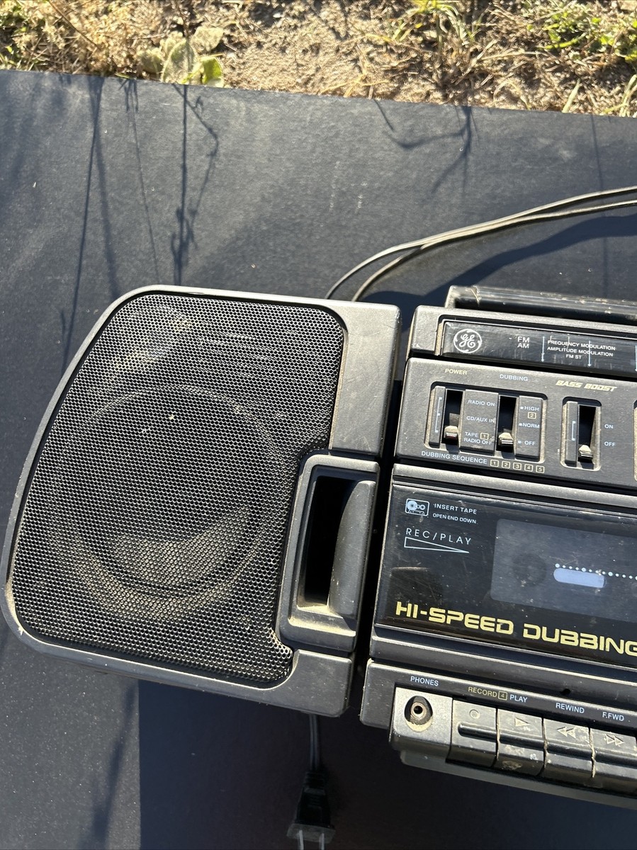 GE AM FM Dual Cassette Stereo Hi Speed Dubbing EQ Boombox