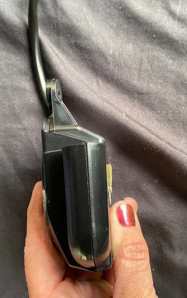 1998 1999 2000 2001 2002 2003 2004 Cadillac Sevilla tablero delantero altavoz tweeter  Foto 4 de 4