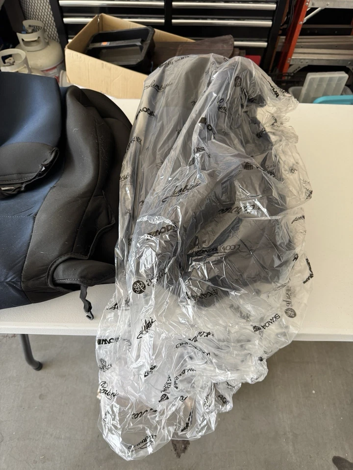 2013 道奇 Charger RT 前座套 — 第 4/4 张图片