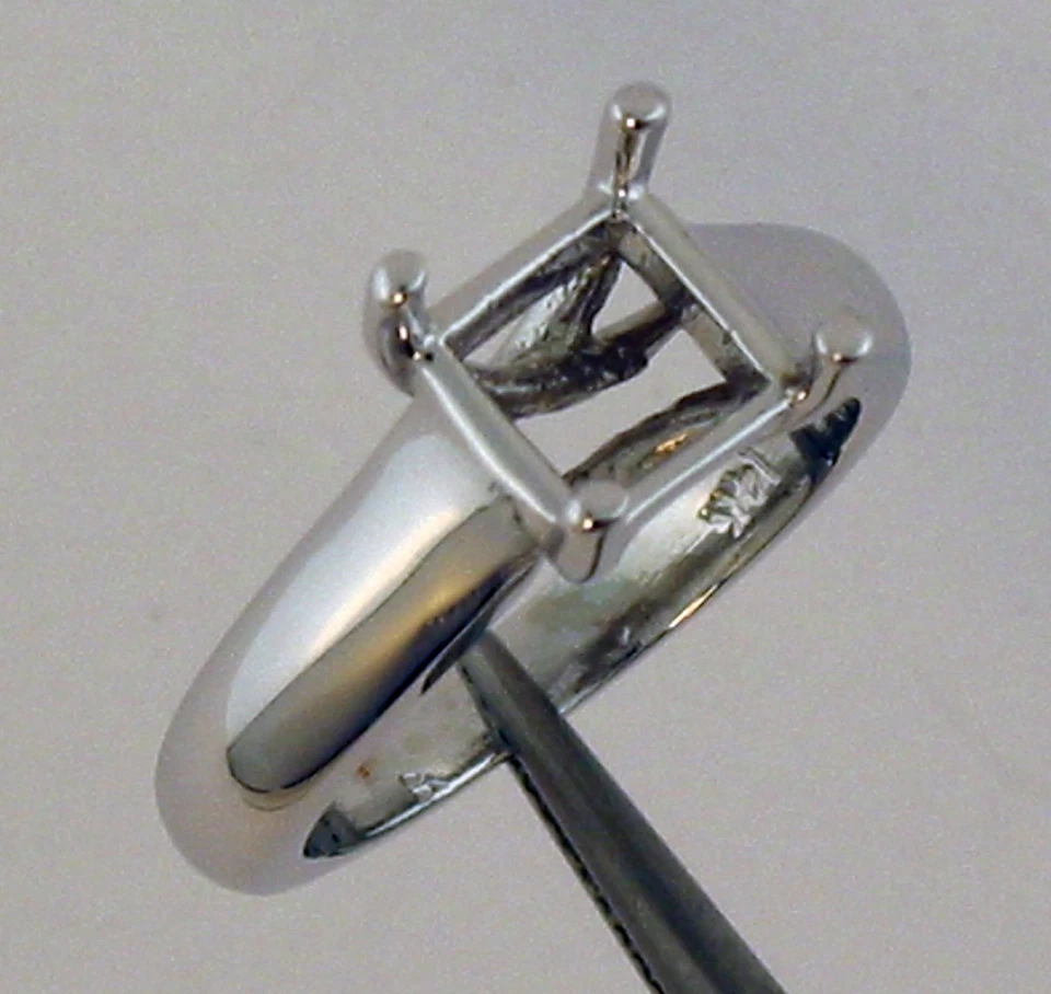 3/4CT Princess Cut  Ring Mounting 14K White Gold 5mm X 5mm  Square Cut Setting - Image 2 of 4