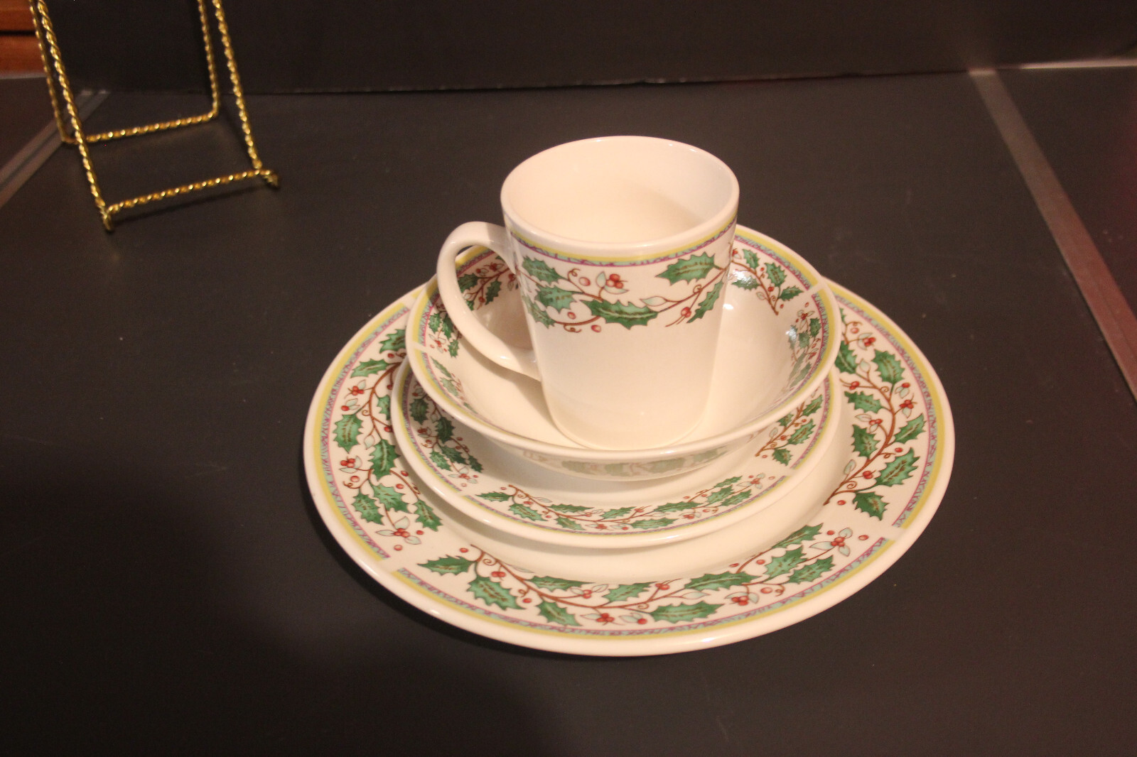 Gibson Christmas Dinnerware GID141 Holly Berry 15 Pc Set eBay