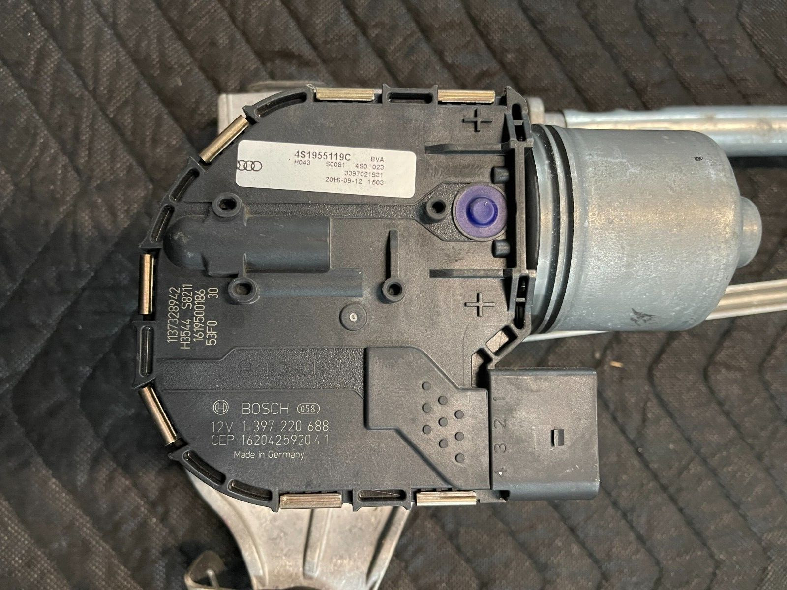 2017 AUDI R8 V10 WINDHSHIELD WIPER MOTOR OEM 4S1 955 024