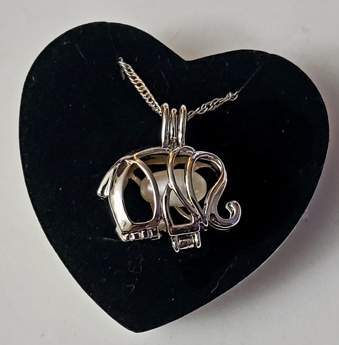 Pretty 18kt White Gold Elephant w/ Removable Pearl Hinged Pendant