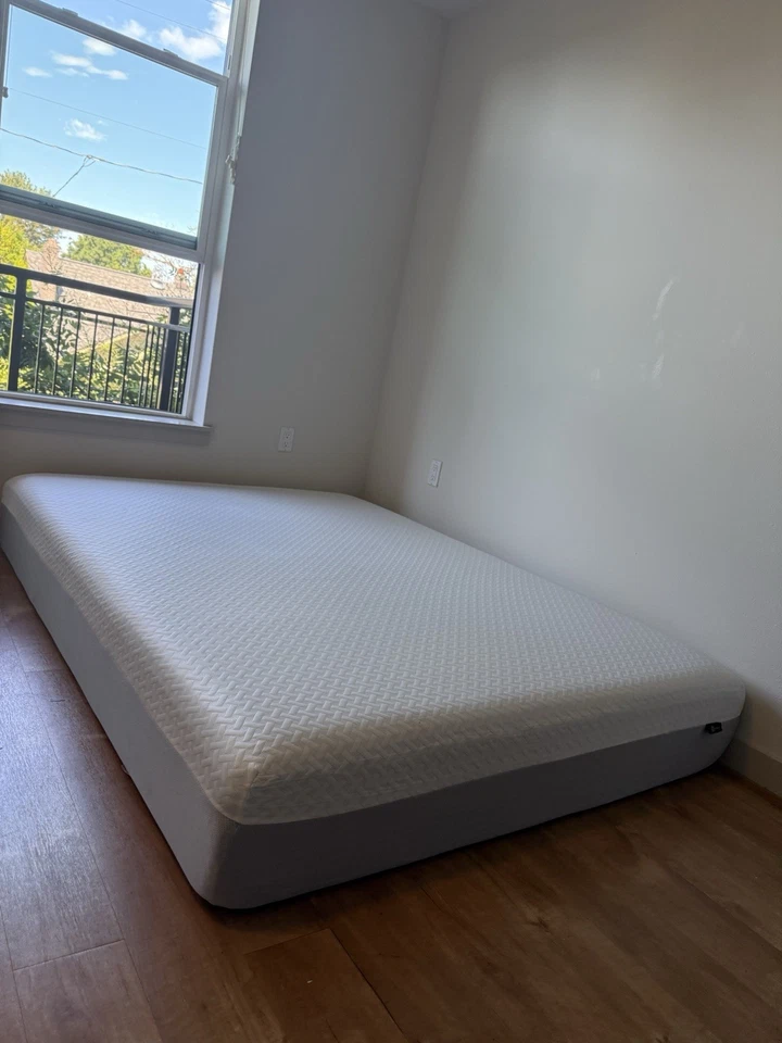 ZINUS Nuevo Colchón Queen 12” Blanco 80”L x60”W. Nunca usado. Foto 2 de 4