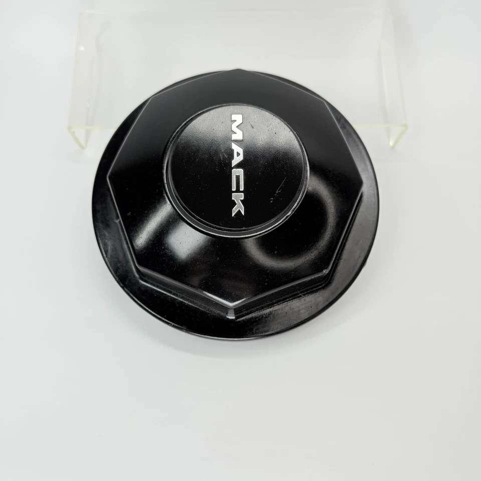 Tapacubos delanteros Mack Trucks OEM 21302471 negro hecho en Suecia Foto 2 de 4