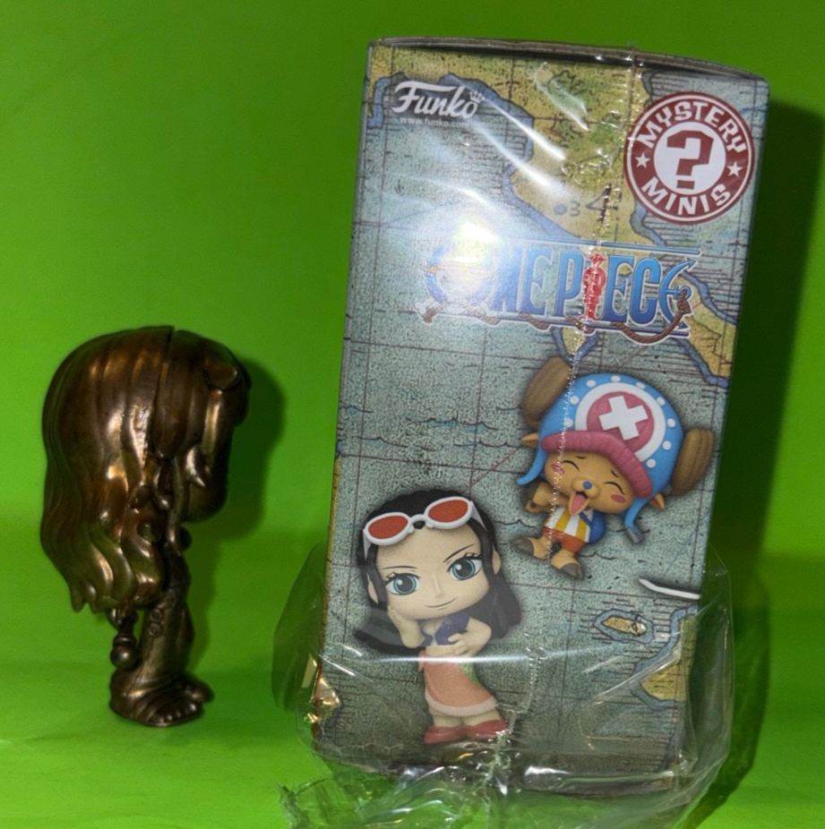 Nami Metallic 1/72 Mystery Mini One Piece Funko 2026 Vinyl Gold