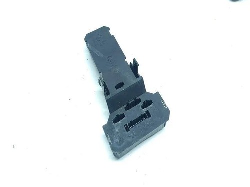 VW PASSAT Variant B5 3B6 Rücklichtkontakte 3B9945257 1.90 Diesel 74kw 27163756