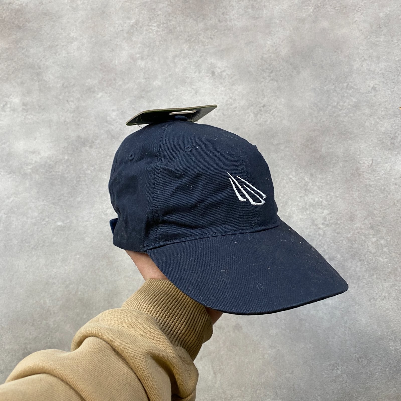 Gorra de béisbol Nautica para hombre ajustable con logotipo de vela con corre...