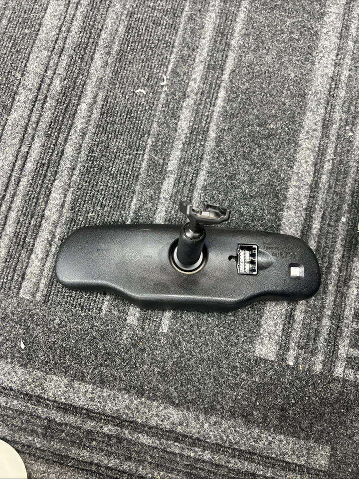 2007-2013 Chevy Silverado Sierra Rearview Mirror On star Auto Dim OEM 15816792 - Image 4 of 4