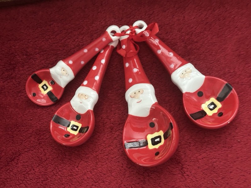 Jolly Jar Santa Ceramic measuring Christmas spoons 4 pc. set