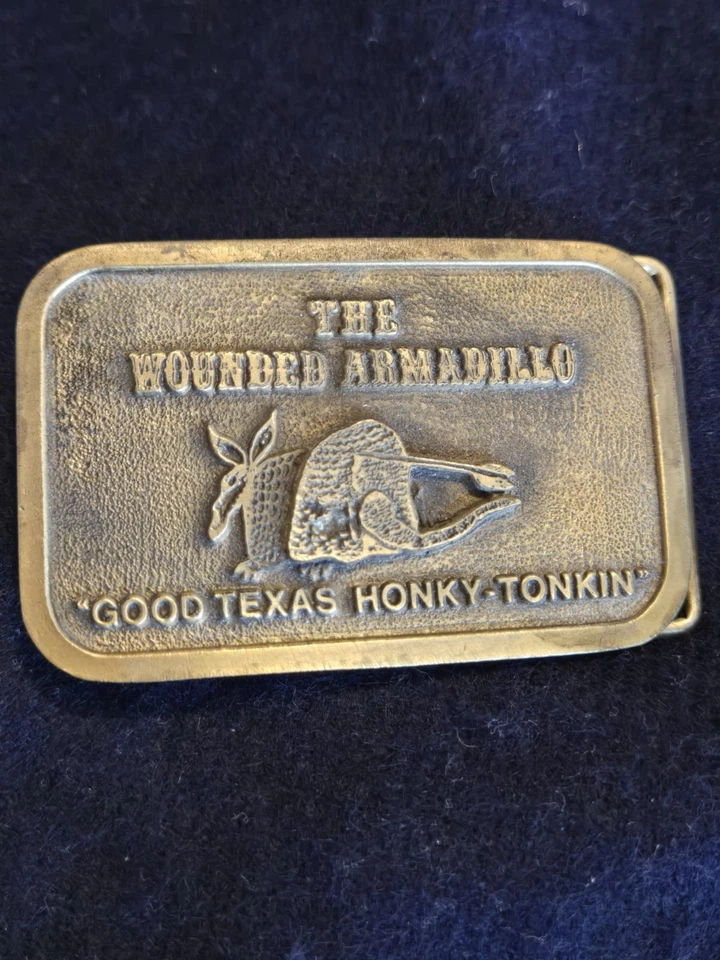 RARO! The Wounded Armadillo Honky Tonk Hit Line EE. UU. Hebilla de Cinturón Años 80 Caja Texas Foto 3 de 4