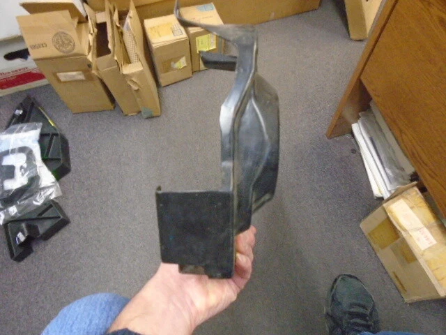 NOS 1976-77 BUICK REGAL CENTURY LH FAROL DIANTEIRO CARCAÇA PAINEL BALDE 1250469 - Imagem 3 de 4