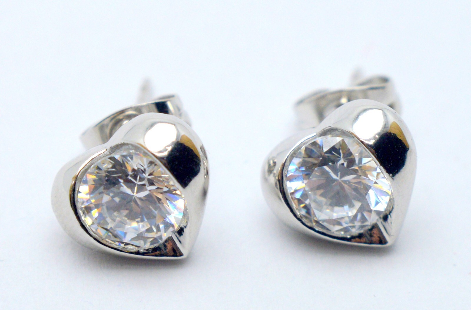 LADIES STUD EARRINGS with 2 x 1.00 ct WHITE CLEAN ZIRCONIA