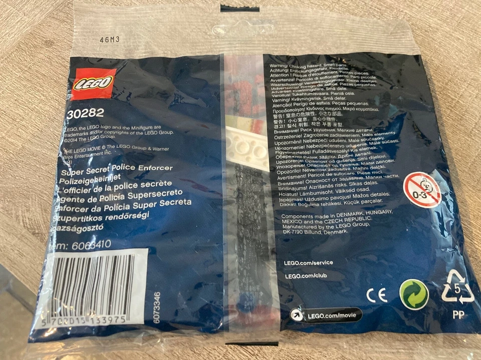Lego Set 30282 Super Secret Police Enforcer (Lego Movie) New Sealed - Image 3 of 3