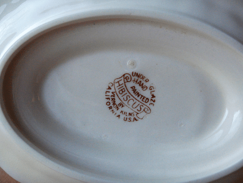 Vernon Kilns Hibiscus gravyboat~hand tinted transferware design~Pristine-NR! - Picture 5 of 5