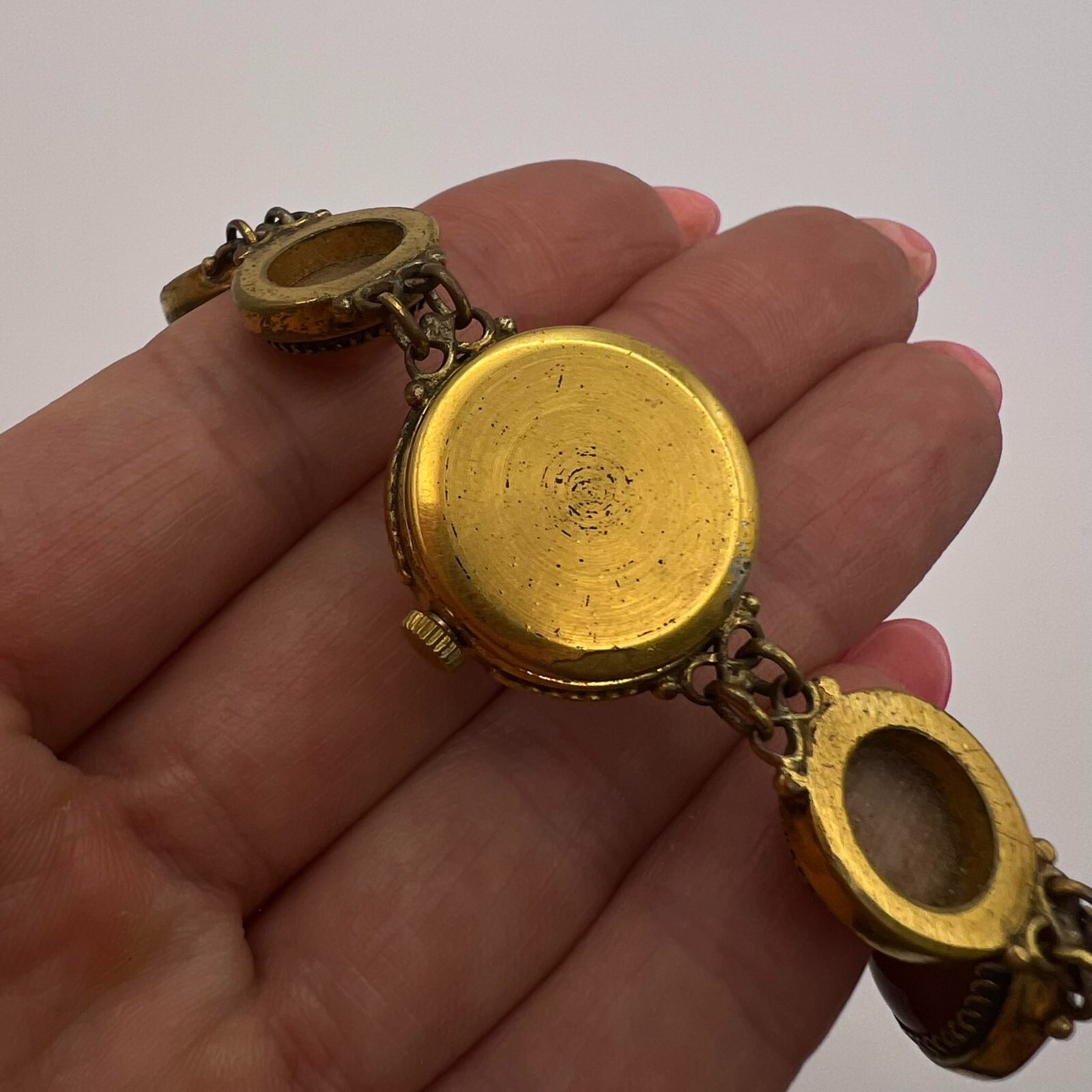 VINTAGE USSR WOMENS WRIST WATCH CHAIKA GOLD PLATED NATURAL CATS EYES WORKING