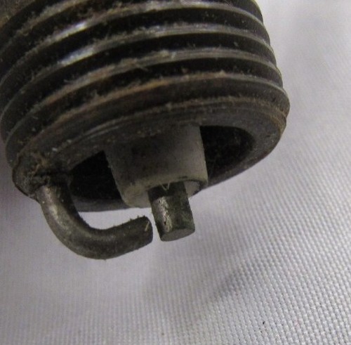 Vintage Champion 9 Brass Hat Five Rib Spark Plug Unfired - Picture 3 of 5