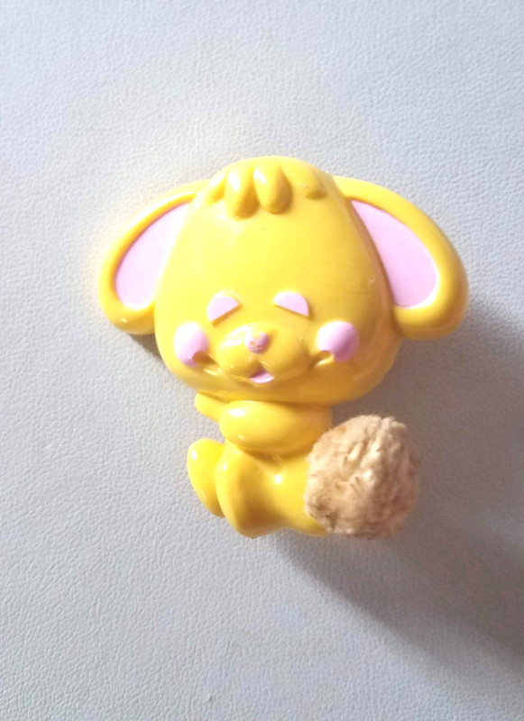 Vtg 76" Avon Solid Perfume Fragrance Glace Pin Yellow Cottontail Bunny Rabbit
