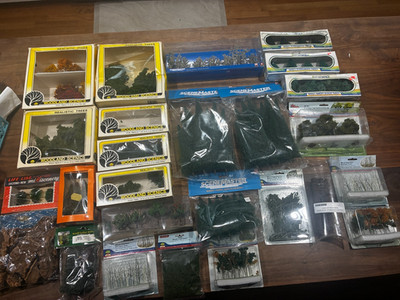 [T-HO] Large Lot of Woodland Scenics / Life-Like / Walthers Tree Scenery 26 Item