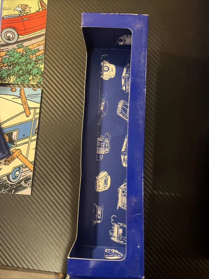 En voiture Tintin 1/43 La Triumph Herald de L'île Noire années 60 ref 2118029 - Photo 4/4