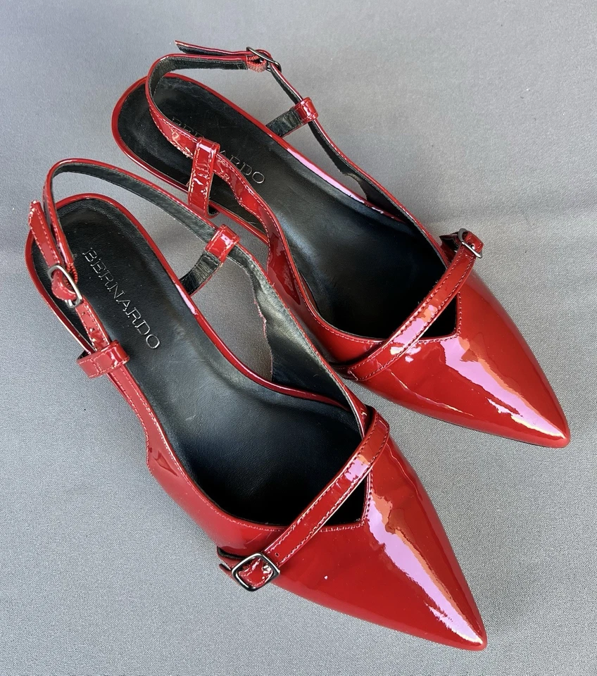 Zapatos de salón BERNARDO Marietta charol con honda roja para mujer talla 6,5 EE. UU. Foto 3 de 4