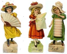 3 DECOUPI ANCIEN FILLETTES AVEC LAMPION, EVENTAIL, JOURNAL