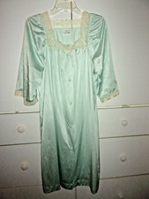 Vtg JC Penney blue satin  ivory lace Misses duster robe  housedress