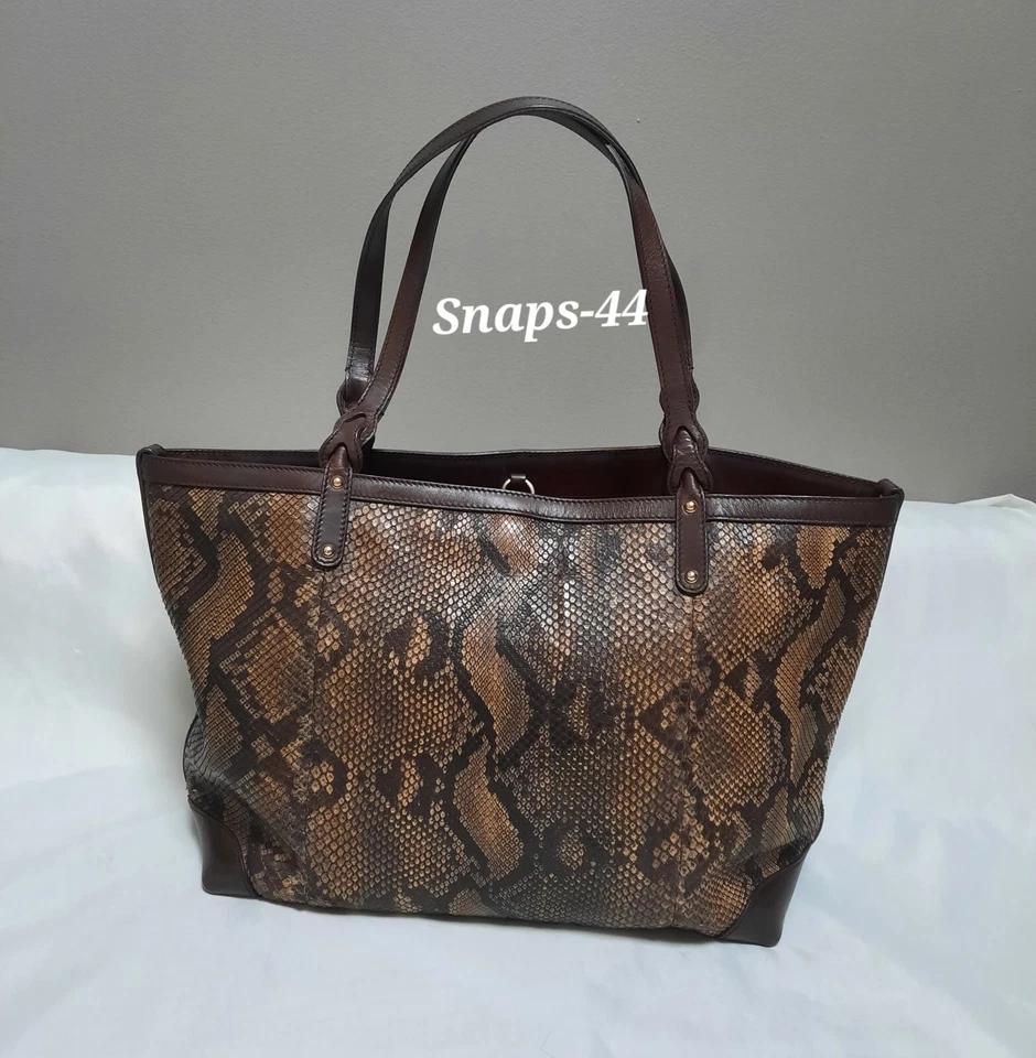 GUCCI PYTHON MEDIUM CRAFT TOTE WITH POUCH GORGEOUS Near Mint  msrp $1890  - Image 2 of 4