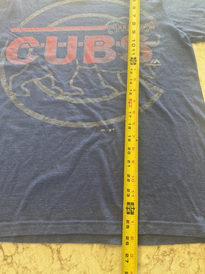 Majestic Chicago Cubs T Shirt Size Med MLB Ring Spun Soft - Image 3 of 4