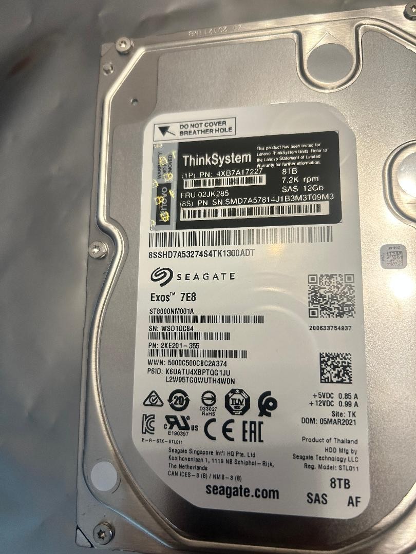 Lenovo Thinksystem Seagate 8TB SAS 12GB 7E8 02JK285 3 1/2 Hard