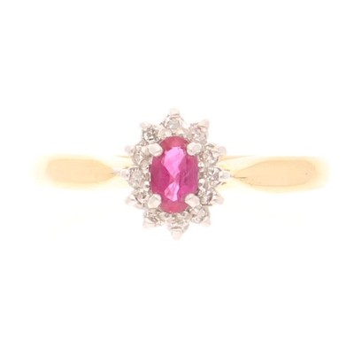 18 Karat Gelbgold Rubin & Diamant Cluster Ring (Größe O 1/2) 7 x 8,5 mm