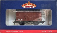Bachmann 38-381 12 Ton Vent Van E256948 in Late BR Bauxite Livery