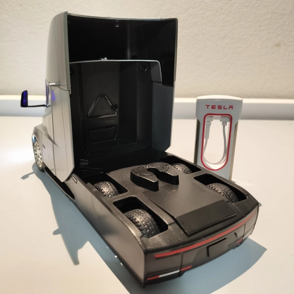 Tesla Semi Truck Diecast Car 1/24 Tesla Semi Set New Tractor Semi-trailer - Image 4 of 4