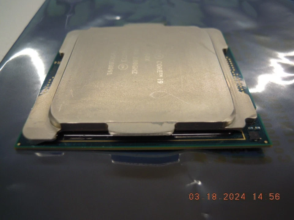 Intel Core i9-7960X X-Series SR3RR 2.8GHz 16-Cores LGA2066 CPU * Tested - Image 4 of 4