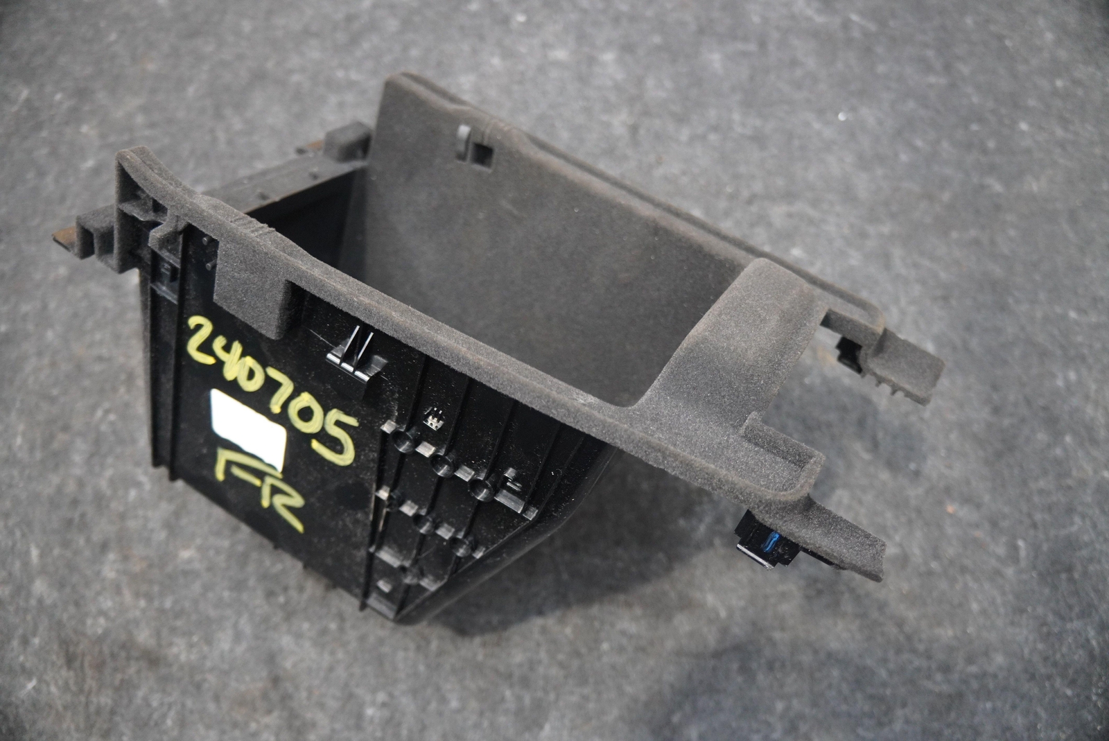 Center Console Storage Box Compartment Bin 670193509 Maserati Grecale Modena 23