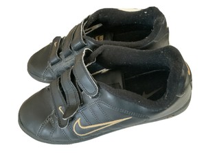 nike trainers kids black