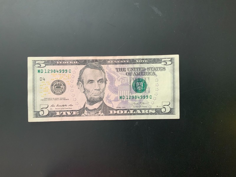 2013 $5 DOLLAR BILL MD12984999C overink on the serial#