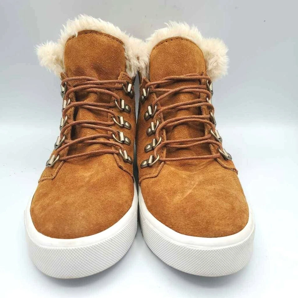 Tenis Minnetonka para mujer 7M X Lottie Moss marrón 122L cuero imitación piel ribete Foto 2 de 4