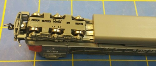 Athear N scale Southern Pacific diesel locomotive Road #9809 detailed. - Picture 6 of 12