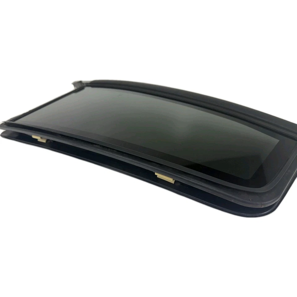 Стекло вентиляционного окна задней левой водительской двери для Jeep Grand Cherokee 1999-2004 годов выпуска - Изображение 3 из 4