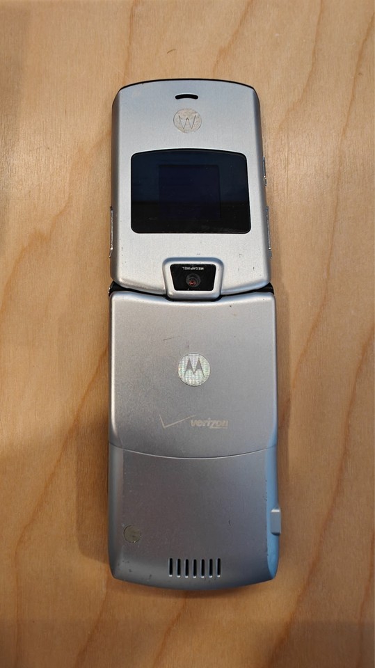Motorola RAZR / Razor V3m - Silver and Black ( Verizon ) Cellular Flip ...