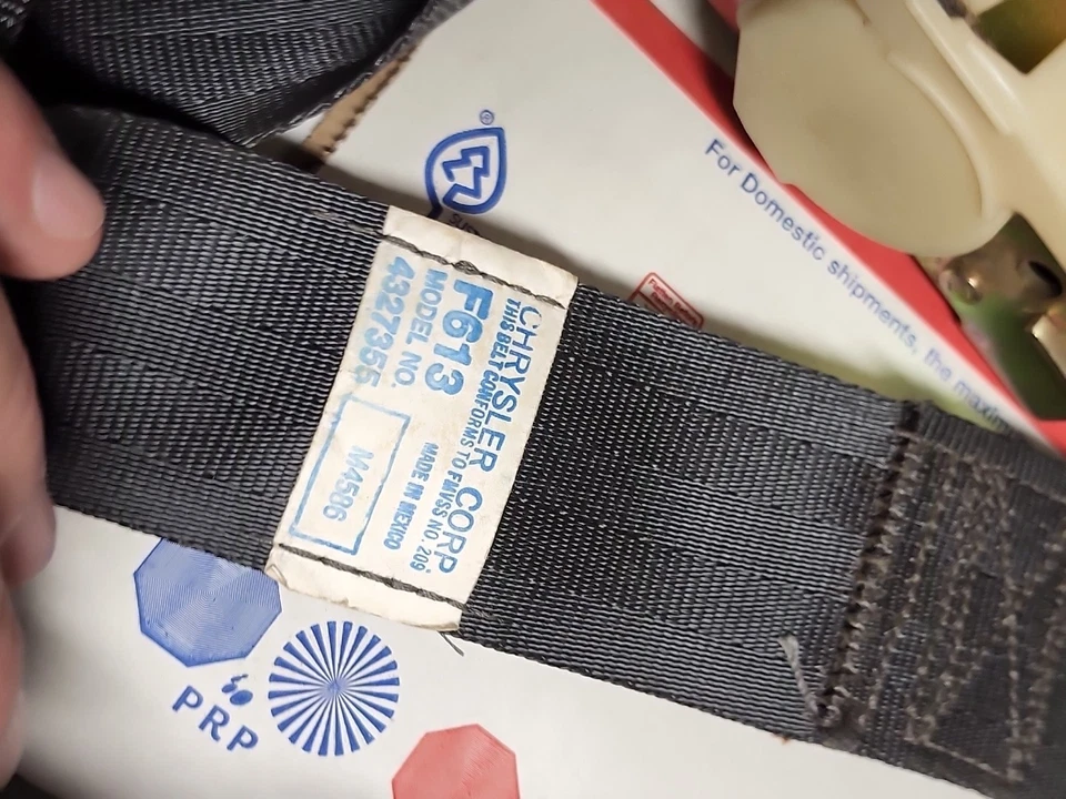 Conjunto de cinturón de seguridad Mopar 1979-1983 Dodge Chrysler 4327355 F613 negro  Foto 2 de 4