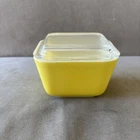 Vintage PYREX 501-B Verde Yellow Refrigerator Dish 1-1/2 Cup & Lid