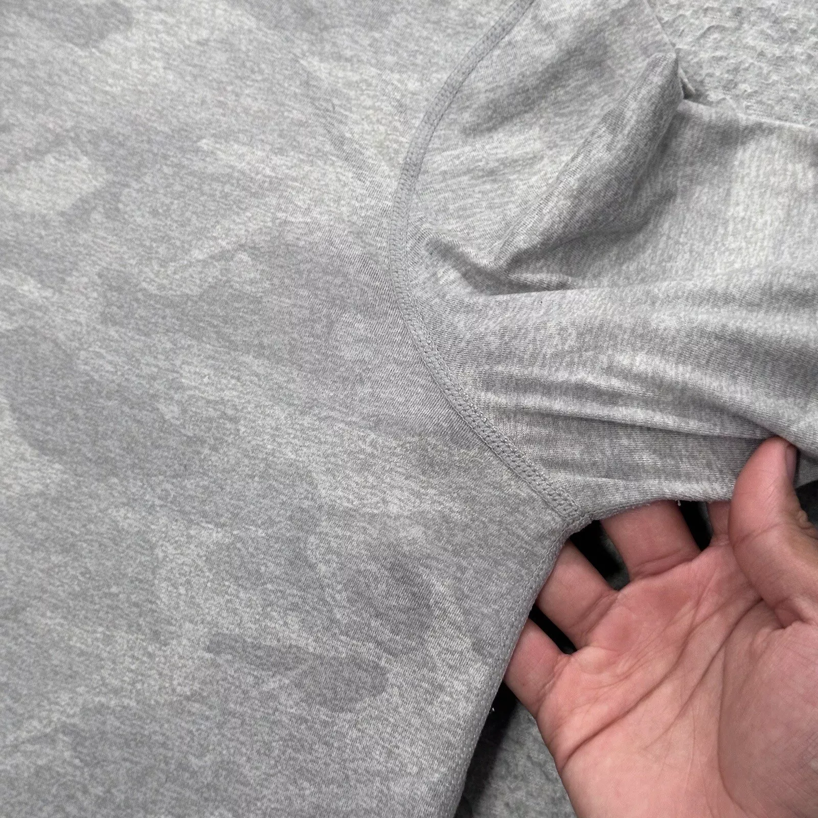 vuori camo soft halo essential stretch yoga hoodie