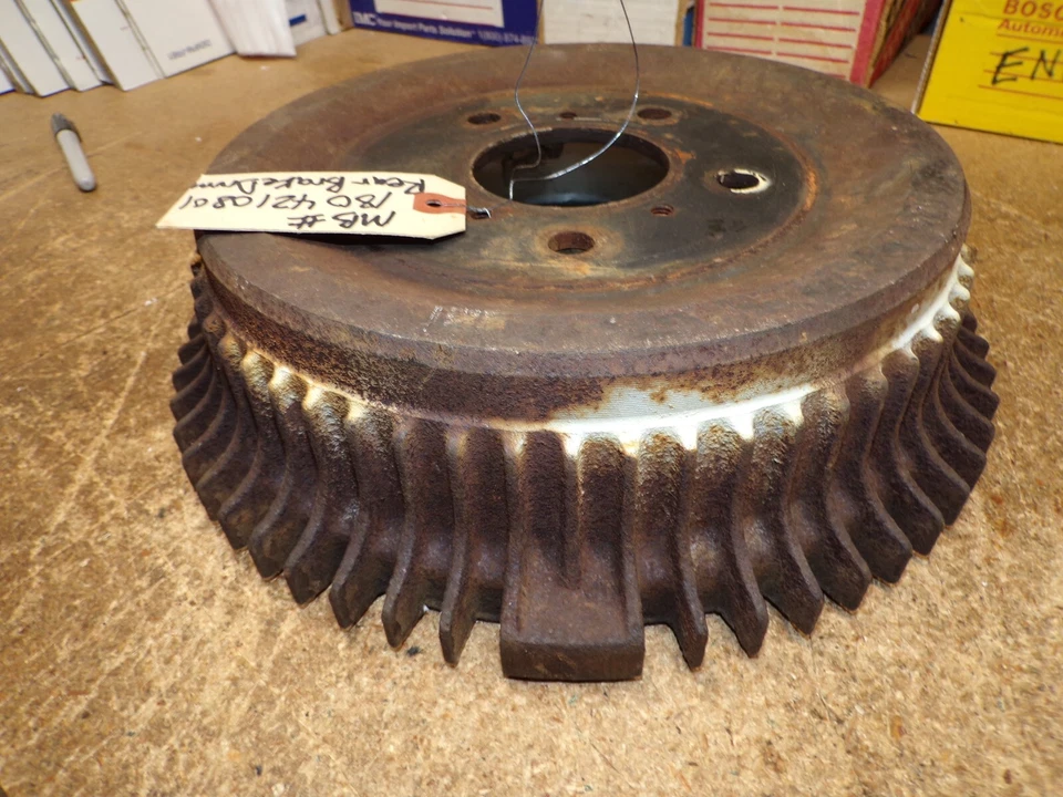 BUEN TAMBOR FRENO TRASERO USADO GENUINO MERCEDES#1804210801 W110/111/112/121/180,190SL Foto 4 de 4