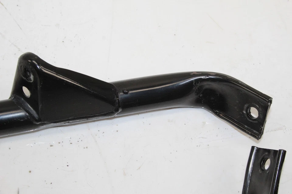 Conjunto de suporte de torre de apoio de suspensão dianteiro Cadillac CT4 2020-2022 fabricante de equipamento original - Imagem 2 de 4