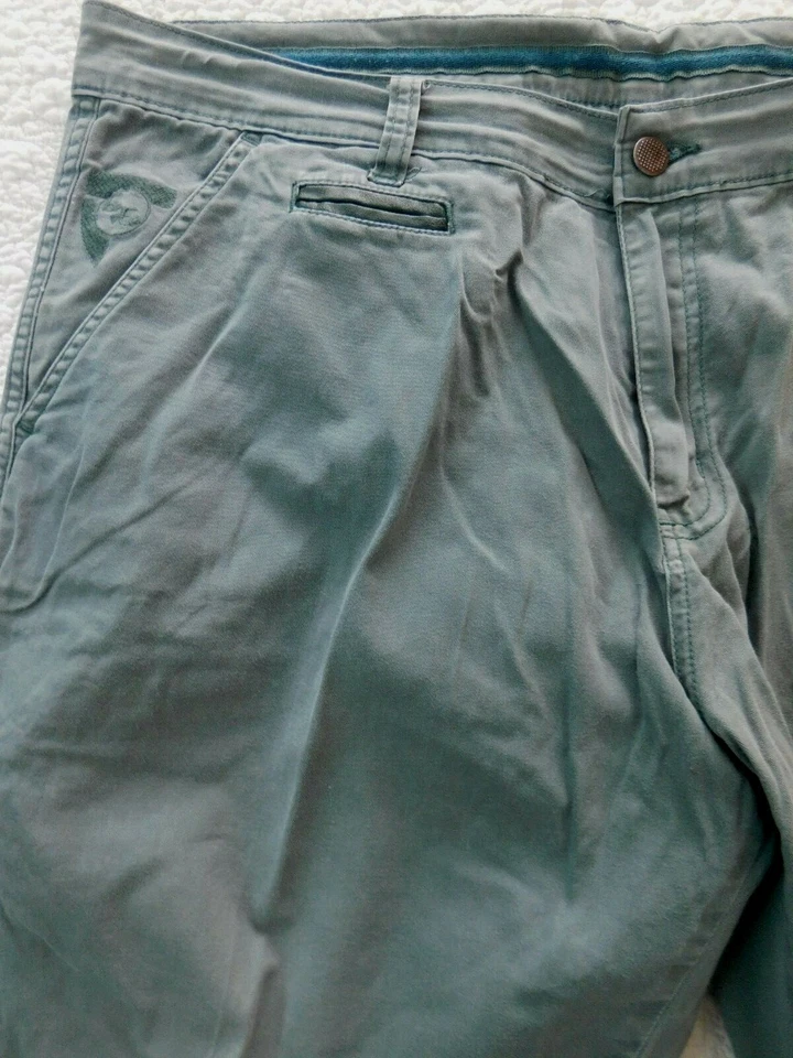 Be The Revolution Mens Green Size 38 Performance Shorts - D3011 - Image 4 of 4