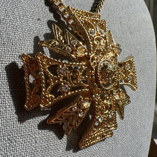 Stunning Kenneth Jay Lane Maltese Cross Pendant Necklace Or Brooch; Beautiful! - Picture 8 of 24
