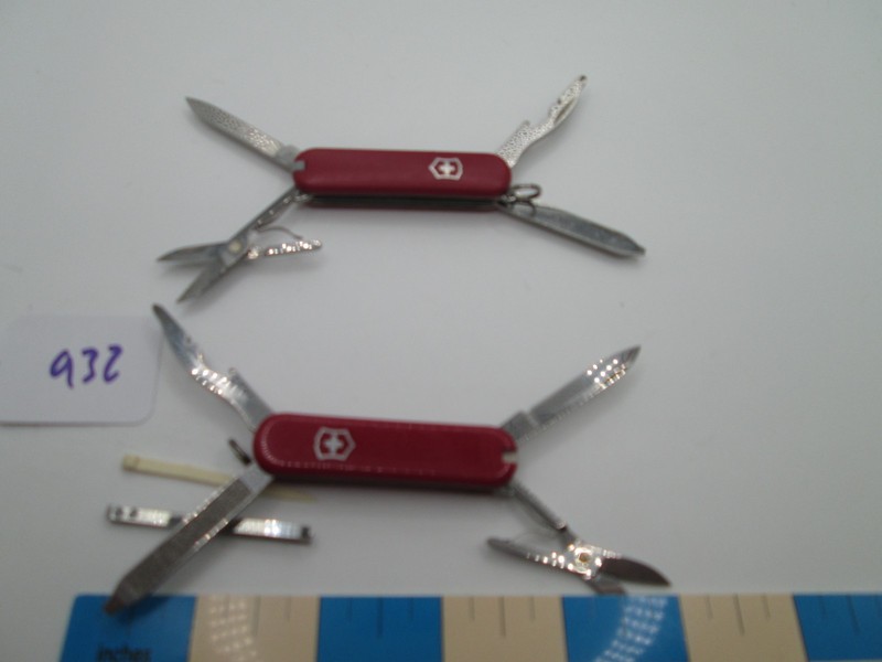 #932 MAXON MOTOR Pair of Red Victorinox Swiss Army Rambler 2-Layer Knives