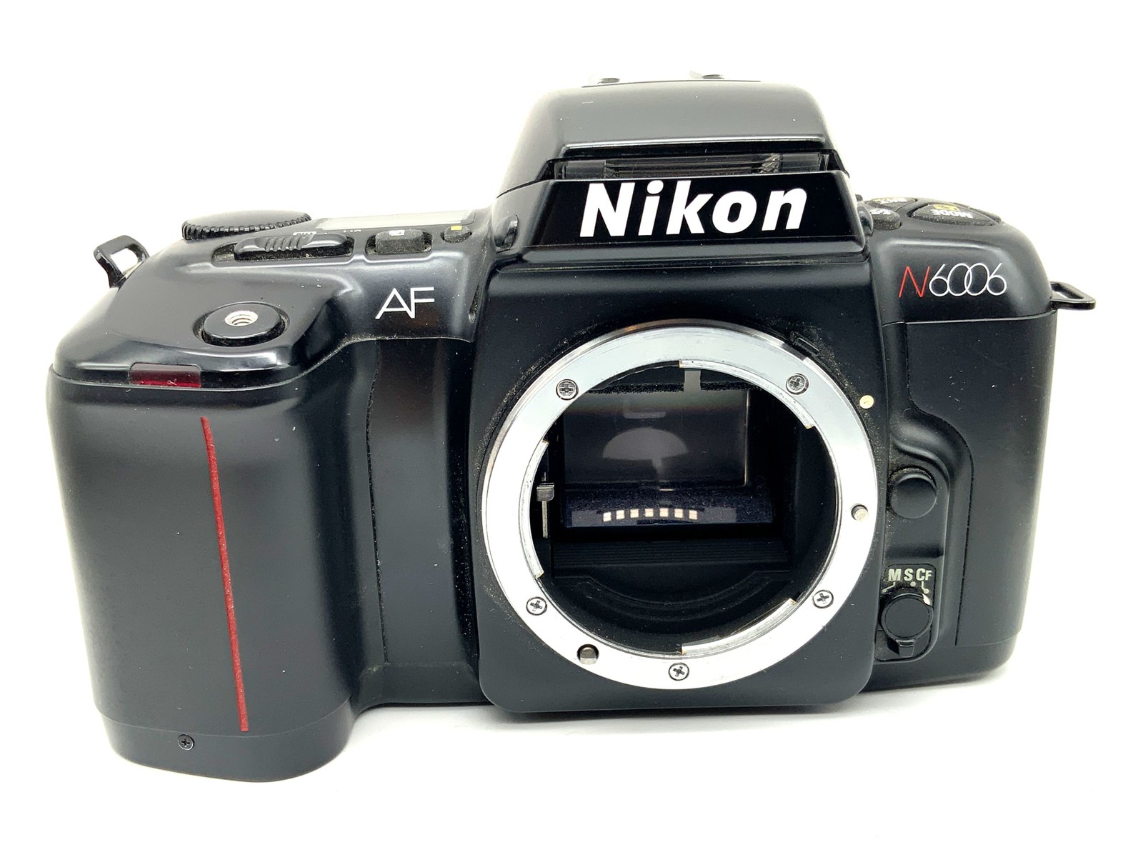 Nikon N6006 con obiettivo Sigma 70-210mm f/4-5.6 foto 2